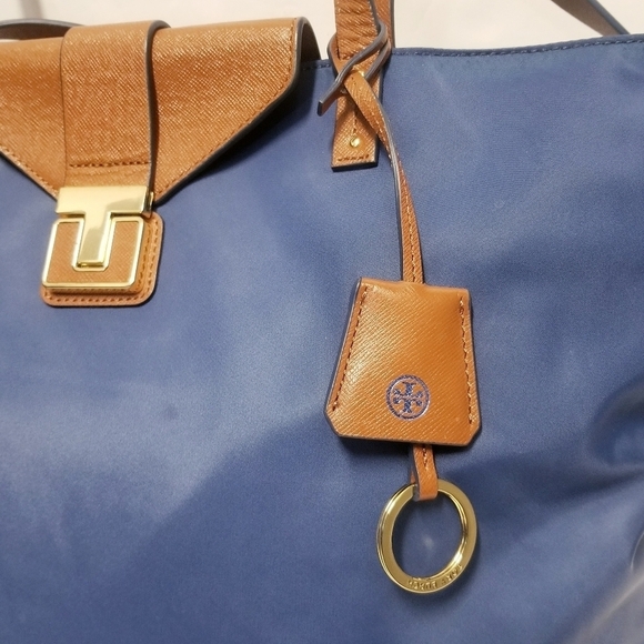 Tory Burch Nylon and Leather trim shoulder bag - Picture 2 of 14